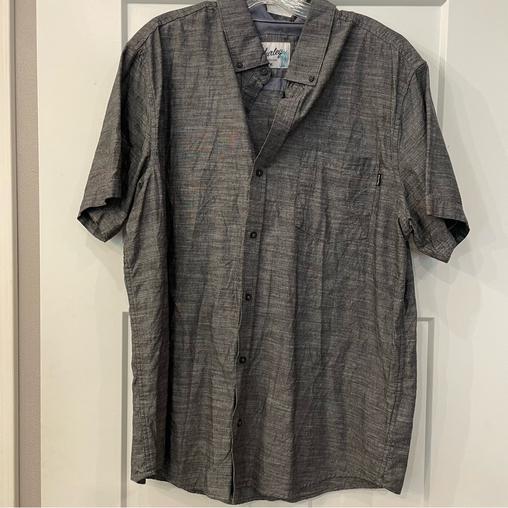 NWOT Hurley Grey Short Sleeve Button Up Shirt